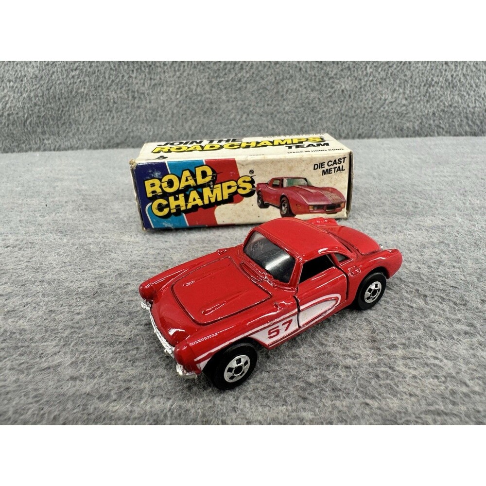 ROAD CHAMPS Vintage Die Cast #61 1957 Red Corvette in Box T5